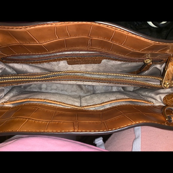 MICHAEL KORS purse - Picture 3 of 4